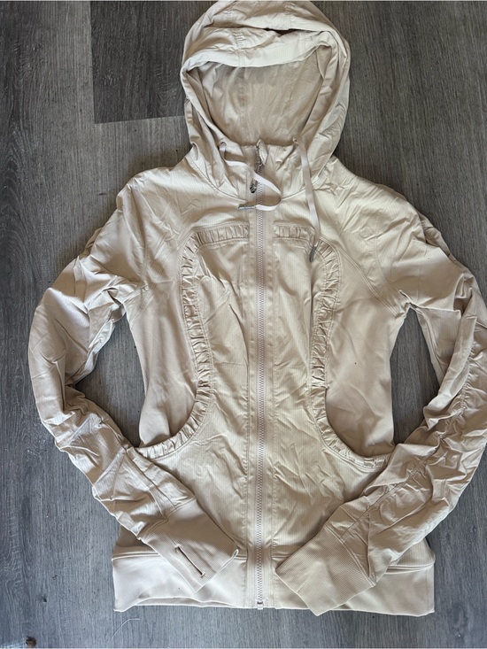 lululemon athletica Tops - Lululemon tan cream align jacket